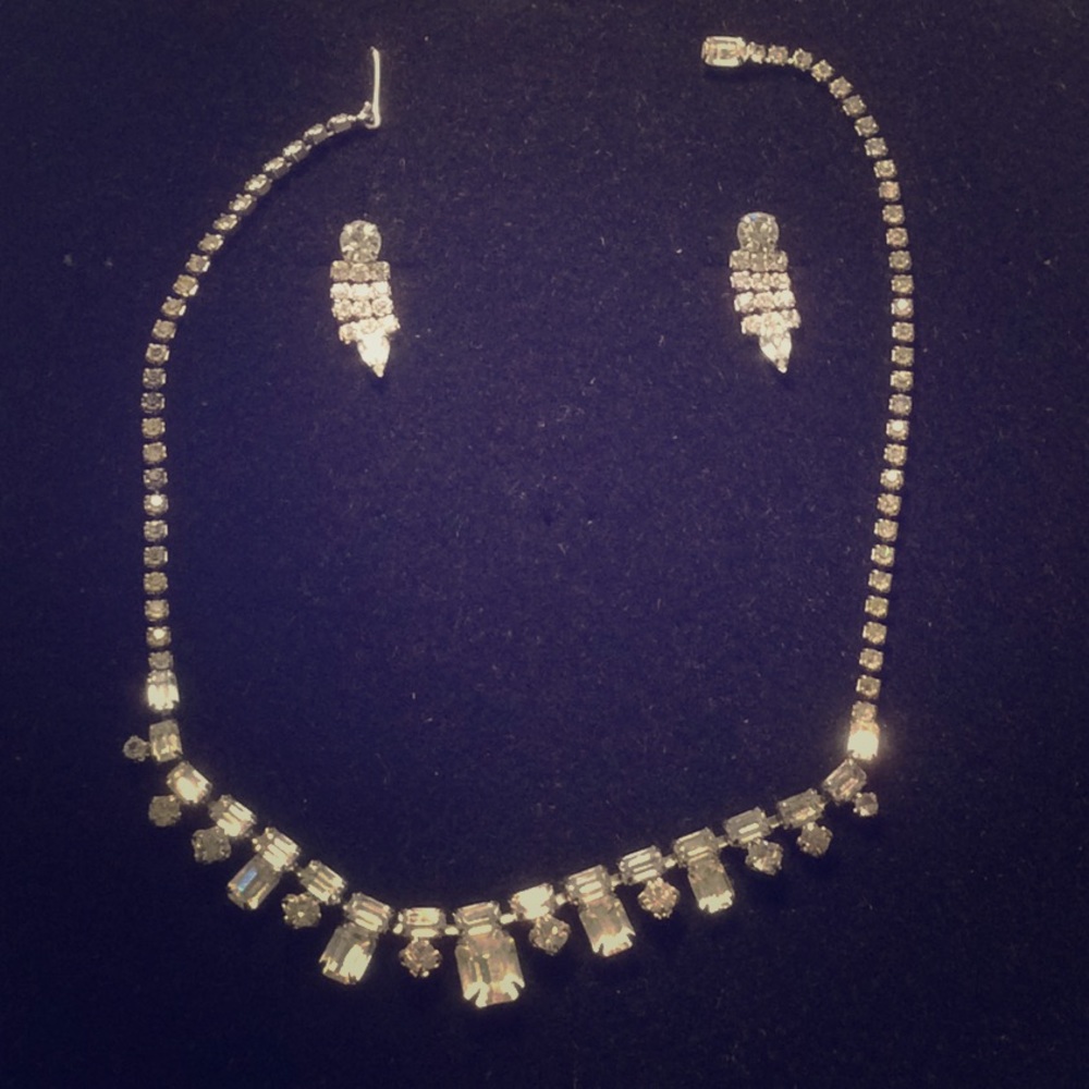 Rhinestone vintage necklace with matching earrings
